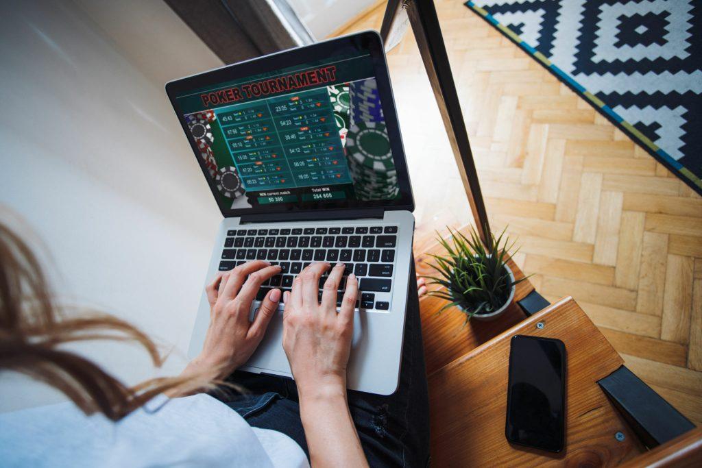 , Navigating the Virtual Playground: Understanding Types of Online Gambling, Hungry Casino